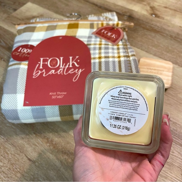 NWT Folk Bradley Fleece Throw with Yankee Candle 3-wick Honey Vanilla BUNDLE - Picture 11 of 14